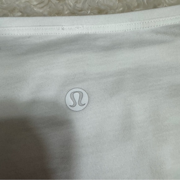 Lululemon Back in Action Long Sleeve Tee Short Top Rulu in White - Picture 7 of 8